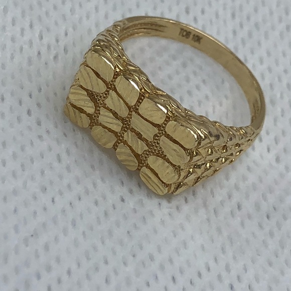 Diamond cut gold nugget ring - Picture 2 of 6